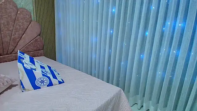 Snapshot of emyli_sw_ chatting on 10.31.25 emyli sw online show from 10.31.25