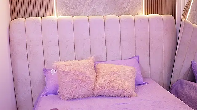 Snapshot of emyli_sw_ chatting on 11.27.25 emyli sw online show from 11.27.25