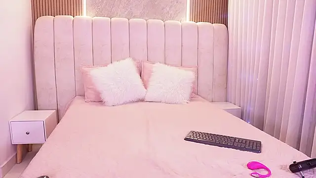 emyli sw  online show from 03.30.26