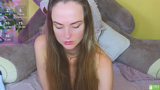 Snapshot of SuchArt_ chatting on 02.10.25 SuchArt online show from 02.10.25