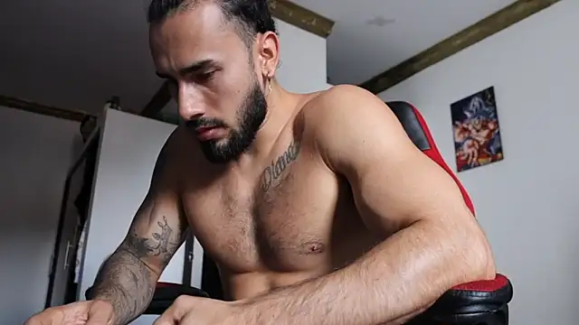 Snapshot of Baky_sexy chatting on 12.19.24 Baky sexy online show from 12.19.24