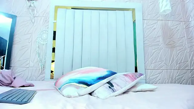 Rebecca Mitchell online show from 11.21.25