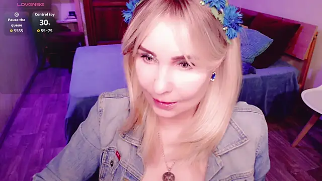  unique cam  online show from 04.18.26