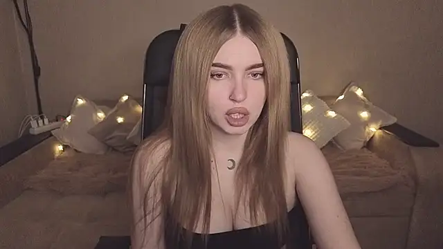 Snapshot of ViolettaLopez chatting on 11.27.25 ViolettaLopez online show from 11.27.25