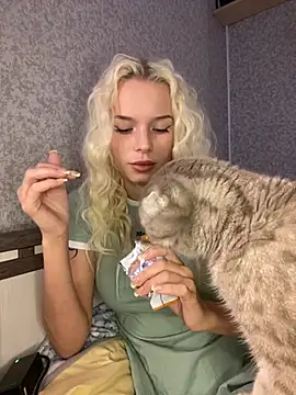 Snapshot of SIMBA_BOS chatting on 10.02.25 SIMBA BOS online show from 10.02.25