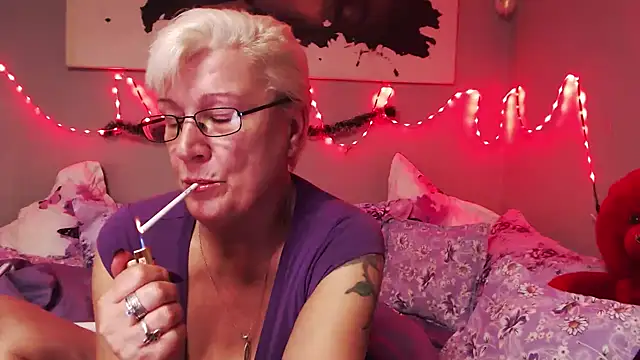 LaylaMilf online show from 12.04.25