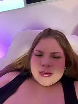 Snapshot of AshlyRouse chatting on 02.22.25 AshlyRouse online show from 02.22.25