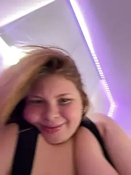 Snapshot of AshlyRouse chatting on 03.09.25 AshlyRouse online show from 03.09.25