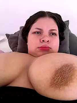 Snapshot of AshlyRouse chatting on 11.26.25 AshlyRouse online show from 11.26.25