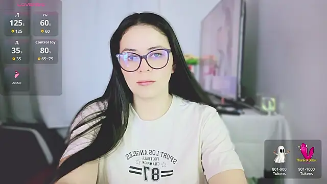 Snapshot of mayhott2 chatting on 02.18.26 mayhott2 online show from 02.18.26