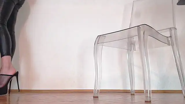 Snapshot of Lady-Nymph chatting on 01.29.25 Lady-Nymph online show from 01.29.25