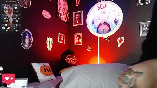 girl intense444 online show from 10.15.25