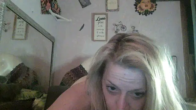 MommaCummins00 online show from 03.29.26