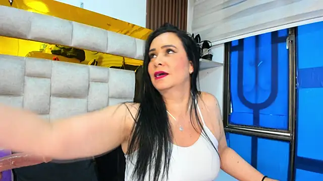 Snapshot of bigass_monic chatting on 01.15.25 bigass monic online show from 01.15.25