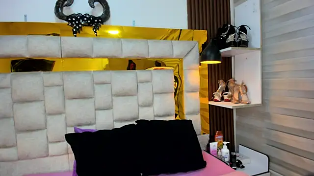 Snapshot of bigass_monic chatting on 03.19.25 bigass monic online show from 03.19.25