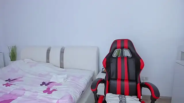 itsmekarina online show from 12.18.25