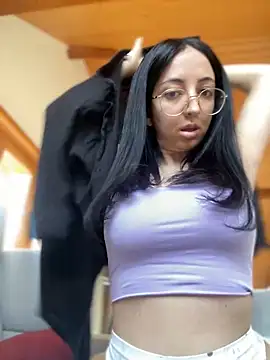 Snapshot of NattCastillo chatting on 01.24.25 NattCastillo online show from 01.24.25