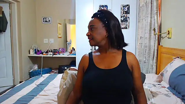 Snapshot of Hotgrannyx chatting on 01.31.25 Hotgrannyx online show from 01.31.25