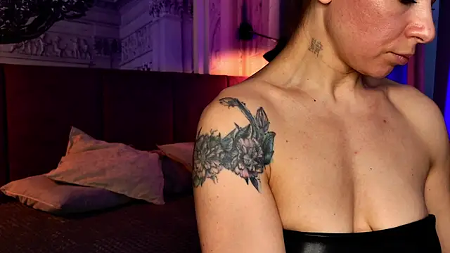 SofiaFoster  online show from 02.02.25