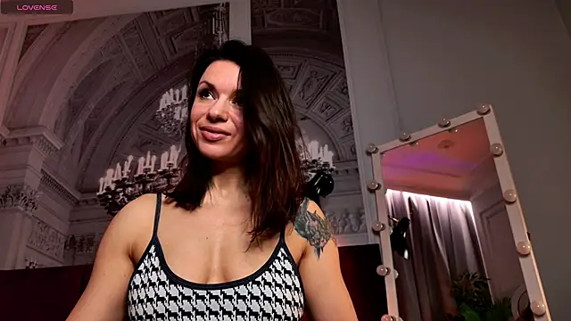 SofiaFoster  online show from 02.17.25