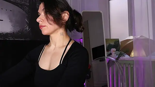 SofiaFoster  online show from 10.29.25