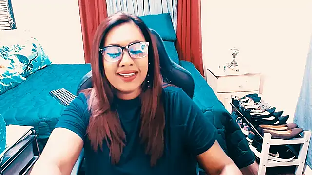 Snapshot of Indianlust69 chatting on 04.02.26 Indianlust69 online show from 04.02.26