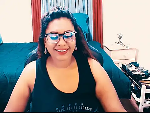 Snapshot of Indianlust69 chatting on 04.09.26 Indianlust69 online show from 04.09.26