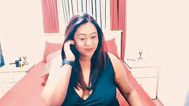 Snapshot of Indianlust69 chatting on 05.02.26 Indianlust69 online show from 05.02.26