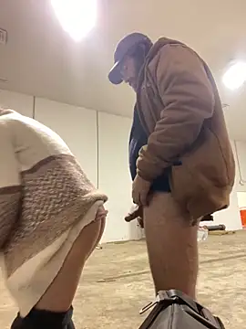 Snapshot of Charlie-N-Bubblez chatting on 12.03.24 Charlie-N-Bubblez online show from 12.03.24