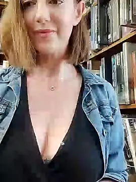 TopsyWilde online show from 02.11.25