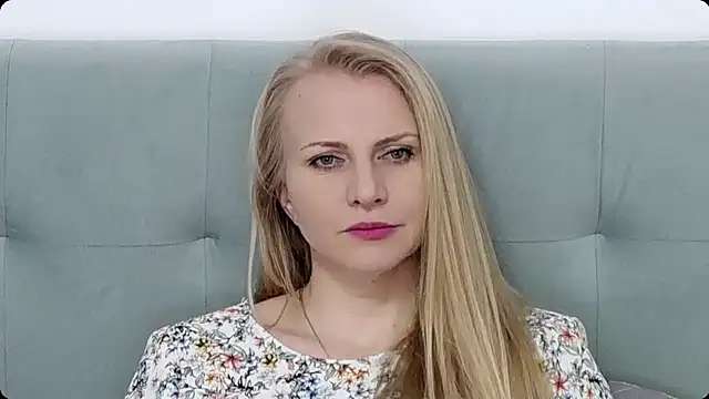 Snapshot of K__Adrienne chatting on 02.13.25 K Adrienne online show from 02.13.25