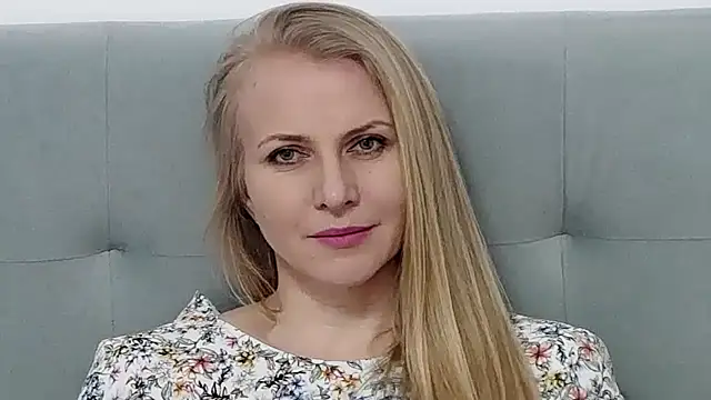 Snapshot of K__Adrienne chatting on 03.02.25 K Adrienne online show from 03.02.25