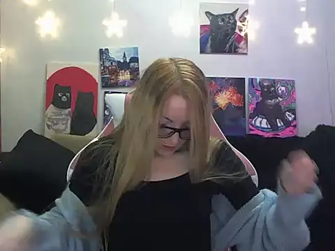 SecretSophia online show from 11.07.25