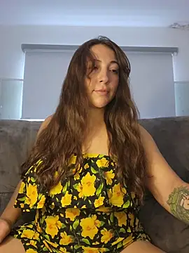 VickyHoult online show from 12.17.25