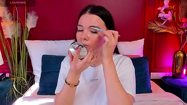 MiaMuse online show from 05.19.26