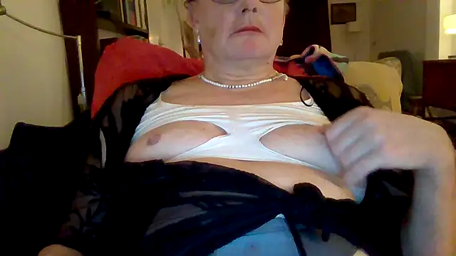 Snapshot of Mona-Mature chatting on 12.02.25 Mona-Mature online show from 12.02.25