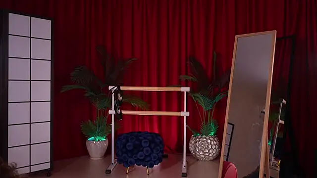 KittyCaitlin online show from 11.22.25