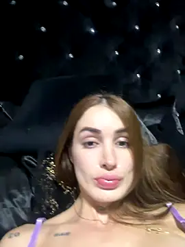 Snapshot of SofiaCarter chatting on 11.27.25 SofiaCarter online show from 11.27.25