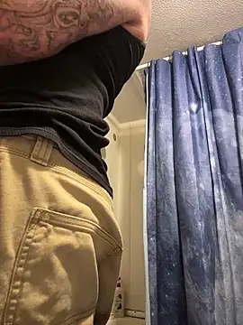 Snapshot of SexxxSlave4u chatting on 11.22.25 SexxxSlave4u online show from 11.22.25