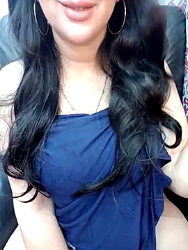 Snapshot of Queen_sousou chatting on 02.15.25 Queen sousou online show from 02.15.25