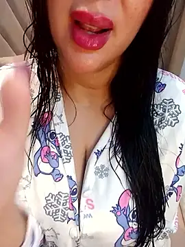 Snapshot of Queen_sousou chatting on 11.16.25 Queen sousou online show from 11.16.25