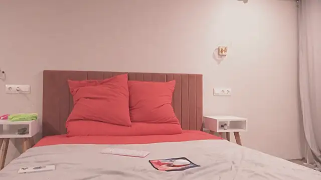 FluffyHat online show from 01.18.25