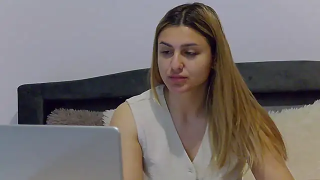 NicolePlay online show from 03.24.26