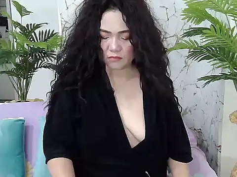 Snapshot of SweetAsianAss chatting on 11.28.25 SweetAsianAss online show from 11.28.25