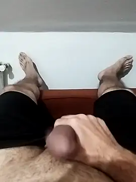 Snapshot of Aykut1990 chatting on 10.20.25 Aykut1990 online show from 10.20.25