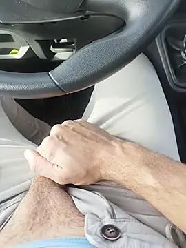 Snapshot of Aykut1990 chatting on 11.18.25 Aykut1990 online show from 11.18.25