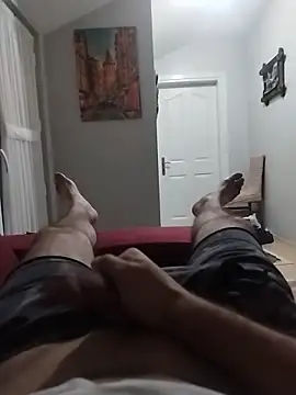 Snapshot of Aykut1990 chatting on 11.25.25 Aykut1990 online show from 11.25.25