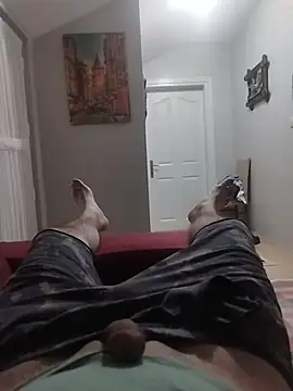 Snapshot of Aykut1990 chatting on 11.28.25 Aykut1990 online show from 11.28.25