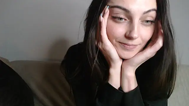 Snapshot of Katze22 chatting on 12.18.24 Katze22 online show from 12.18.24