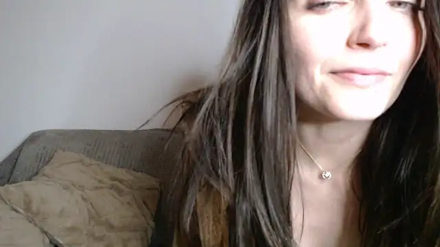 Snapshot of Katze22 chatting on 12.24.24 Katze22 online show from 12.24.24